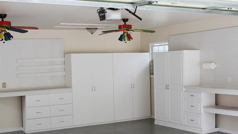 What to look for when purchasing a ceiling fan for a garage?